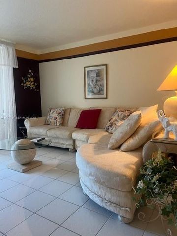 2871 Somerset Drive 218, Lauderdale Lakes, FL 33311