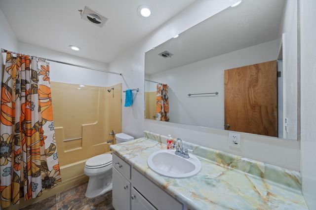 16298 Acero Drive, Anderson, CA 96007