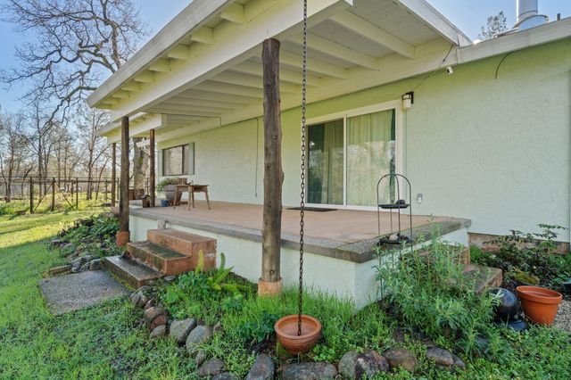 16298 Acero Drive, Anderson, CA 96007