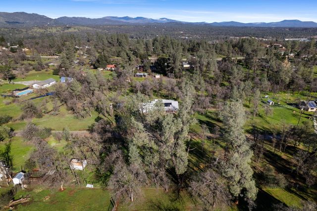 16298 Acero Drive, Anderson, CA 96007