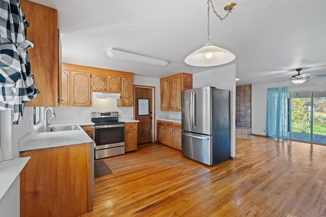 16298 Acero Drive, Anderson, CA 96007