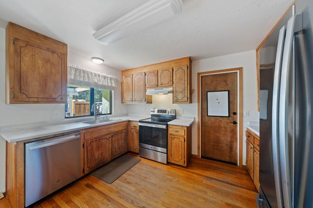 16298 Acero Drive, Anderson, CA 96007