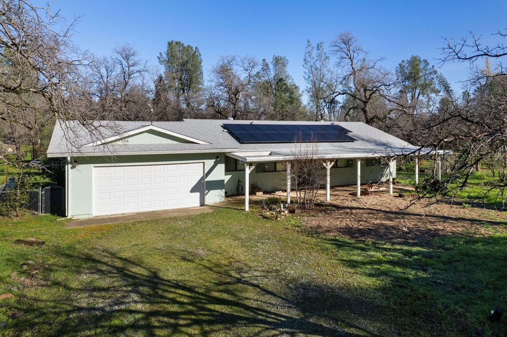 16298 Acero Drive, Anderson, CA 96007