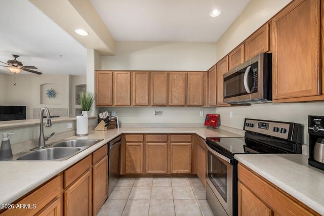 19550 N GRAYHAWK Drive 2046, Scottsdale, AZ 85255