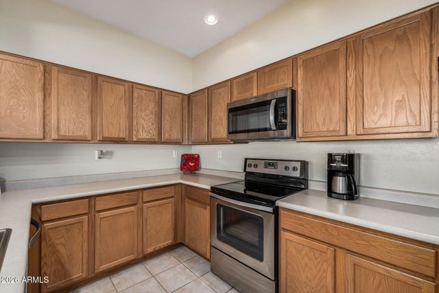 19550 N GRAYHAWK Drive 2046, Scottsdale, AZ 85255