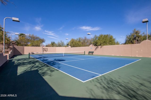 19550 N GRAYHAWK Drive 2046, Scottsdale, AZ 85255