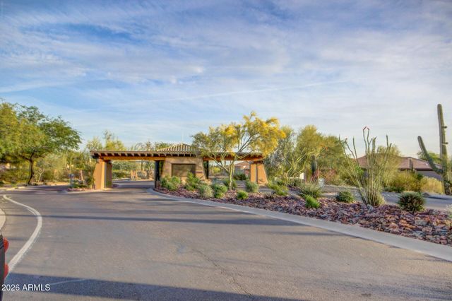 19550 N GRAYHAWK Drive 2046, Scottsdale, AZ 85255