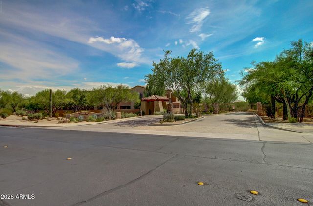 19550 N GRAYHAWK Drive 2046, Scottsdale, AZ 85255