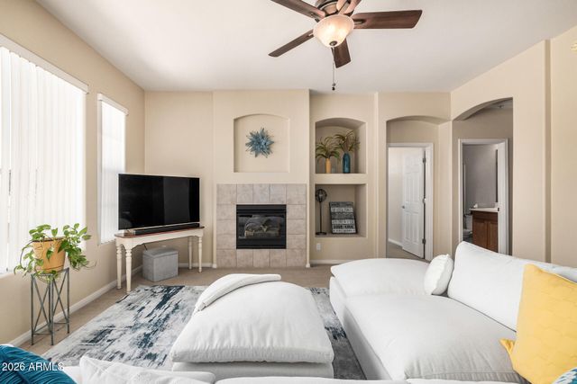 19550 N GRAYHAWK Drive 2046, Scottsdale, AZ 85255