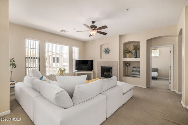 19550 N GRAYHAWK Drive 2046, Scottsdale, AZ 85255