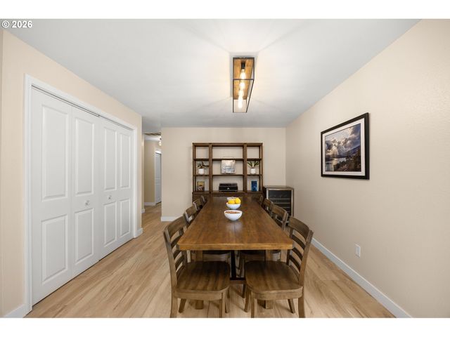605 E FOOTHILLS Dr, Newberg, OR 97132