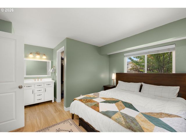 605 E FOOTHILLS Dr, Newberg, OR 97132