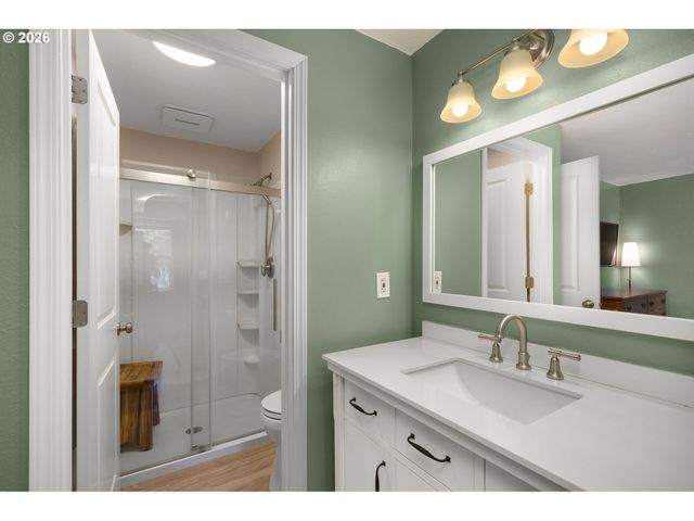 605 E FOOTHILLS Dr, Newberg, OR 97132