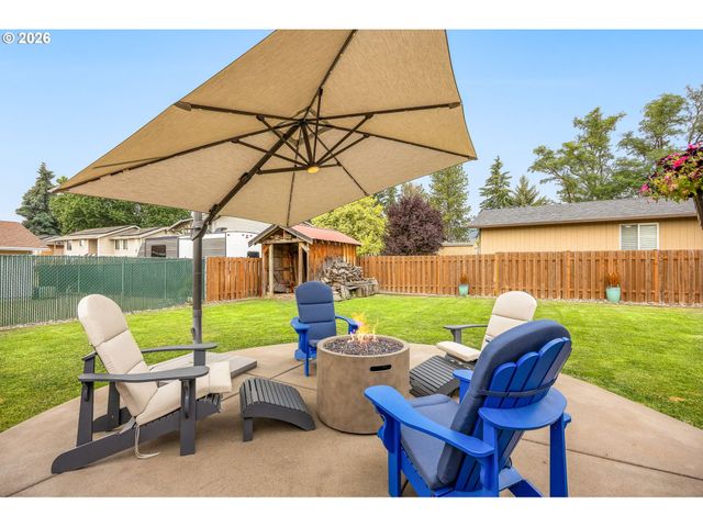 605 E FOOTHILLS Dr, Newberg, OR 97132