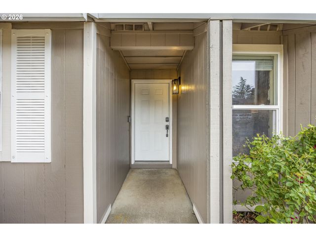 605 E FOOTHILLS Dr, Newberg, OR 97132
