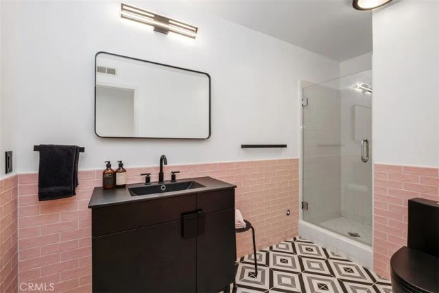 453 E Yale, Irvine, CA 92614