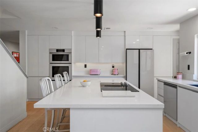 453 E Yale, Irvine, CA 92614