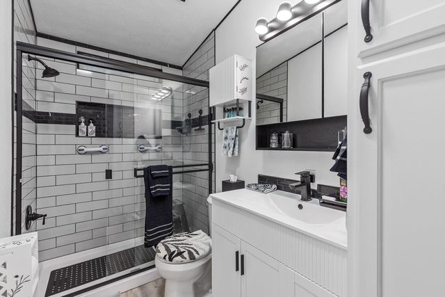 7318 N Julia St, Spokane, WA 99217