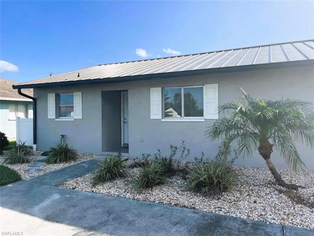 638 SE 13th AVE, Cape Coral, FL 33990