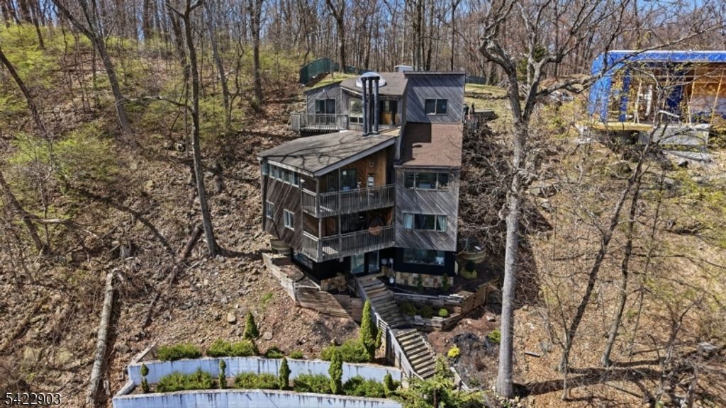 36 Mountainside Park Ter, Montclair Twp., NJ 07043 — photo 2
