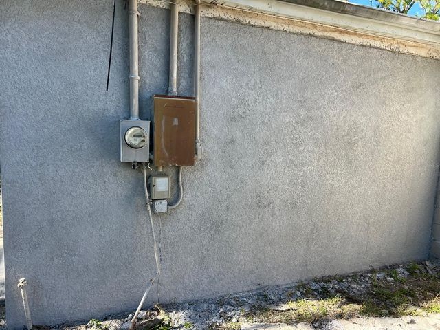 300 83RD AVENUE NE, St Petersburg, FL 33702