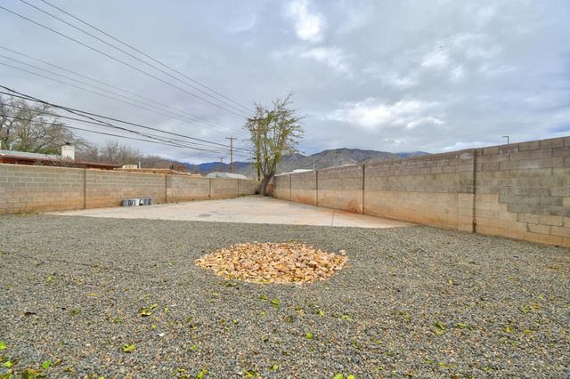 2300 JANE Street NE, Albuquerque, NM 87112