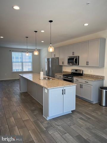 10608 EASTLAND CIR, Upper Marlboro, MD 20772