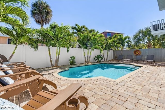 246 Delmar AVE, Fort Myers Beach, FL 33931