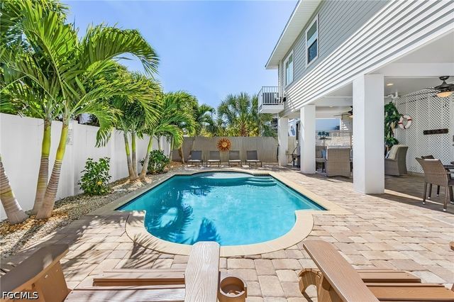 246 Delmar AVE, Fort Myers Beach, FL 33931