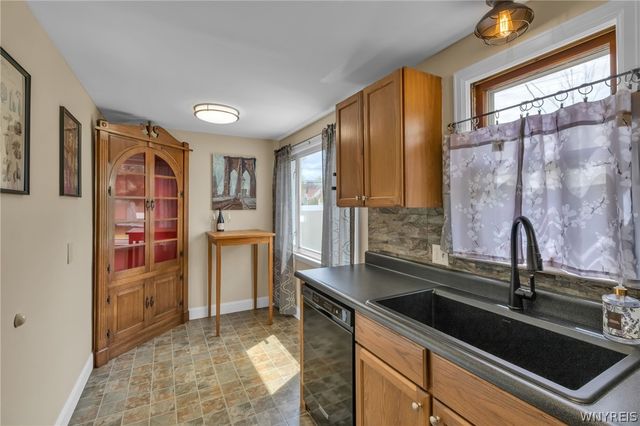 7 Kendale Road, Cheektowaga, NY 14215