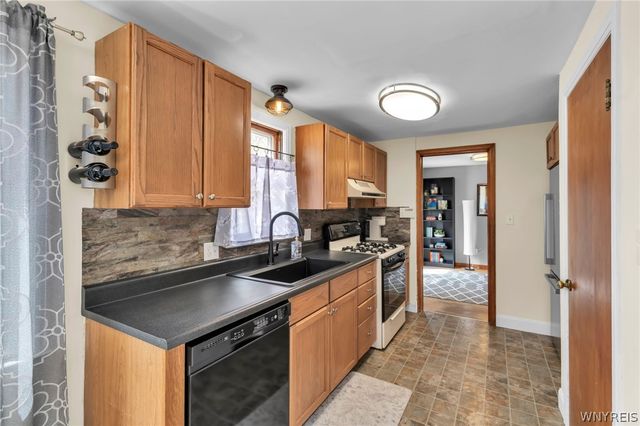 7 Kendale Road, Cheektowaga, NY 14215
