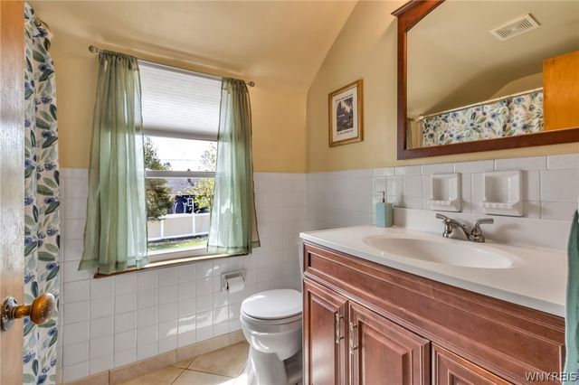 7 Kendale Road, Cheektowaga, NY 14215