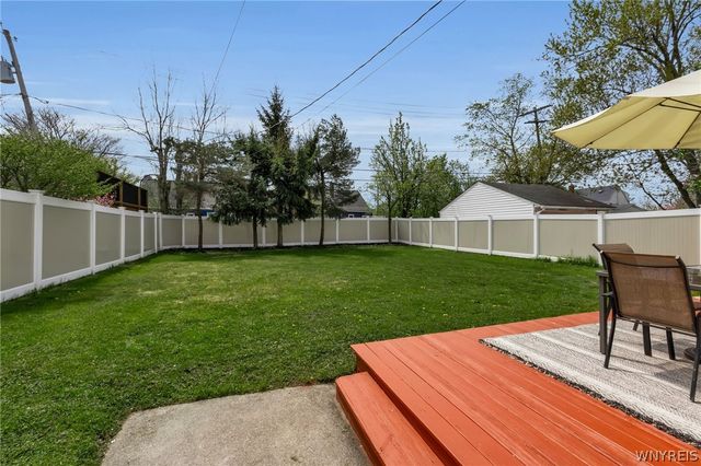 7 Kendale Road, Cheektowaga, NY 14215