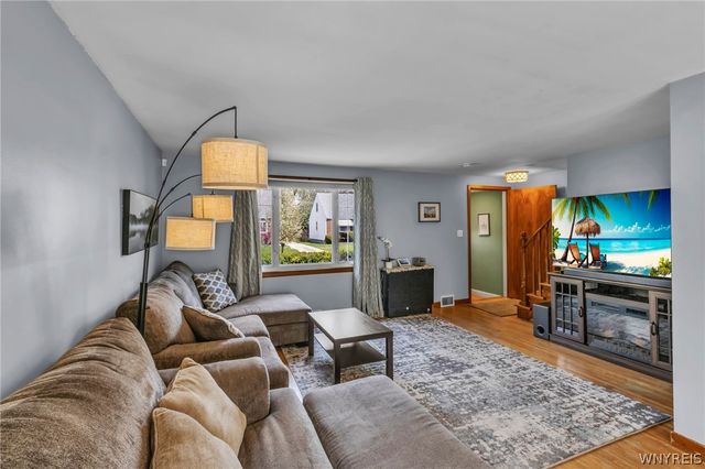 7 Kendale Road, Cheektowaga, NY 14215
