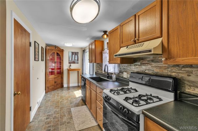 7 Kendale Road, Cheektowaga, NY 14215