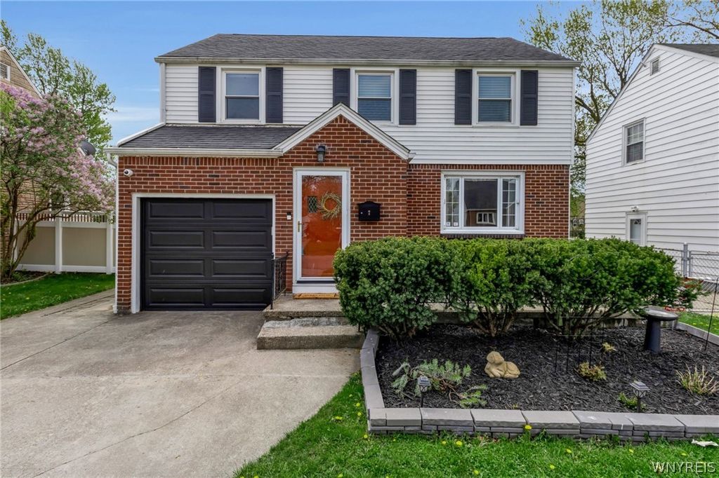 7 Kendale Road, Cheektowaga, NY 14215