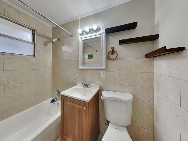 3821 BEECHWOOD BOULEVARD, Tampa, FL 33619