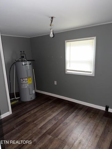 152 Country Way Drive, Lafollette, TN 37766