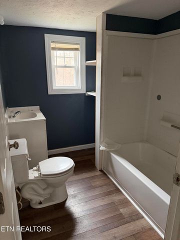 152 Country Way Drive, Lafollette, TN 37766