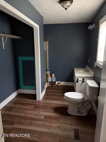 152 Country Way Drive, Lafollette, TN 37766