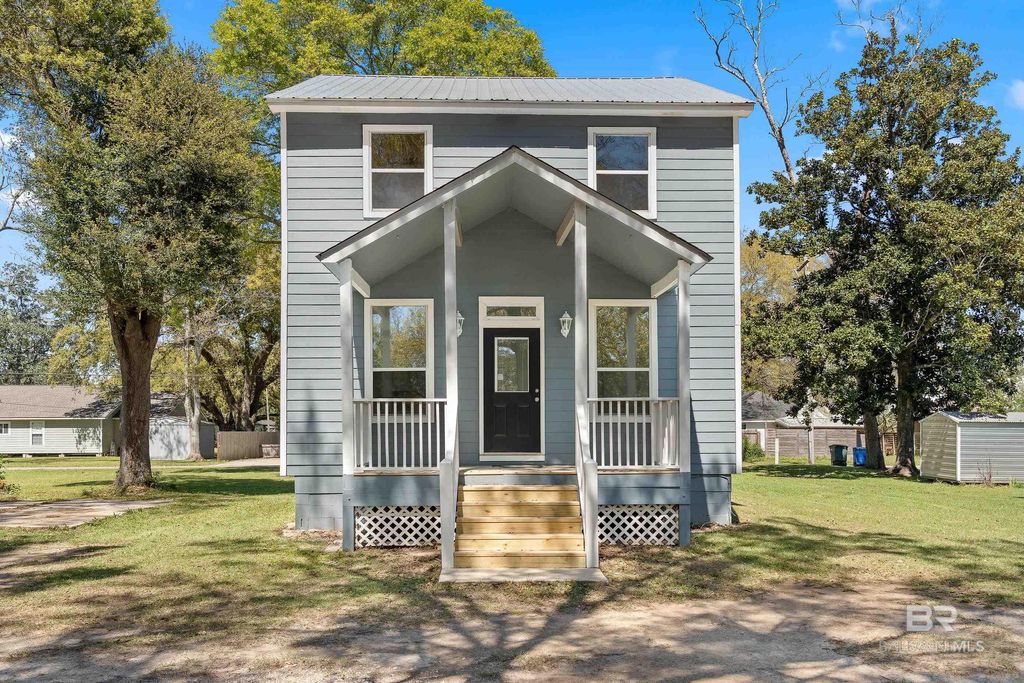 206 W Verbena Avenue, Foley, AL 36535