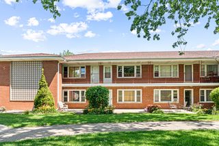 1113 Holiday Lane 9, Des Plaines, IL 60016