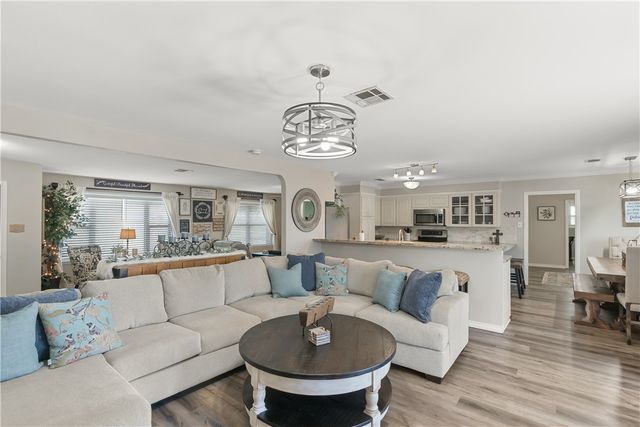 969 County Road 265, Somerville, TX 77879