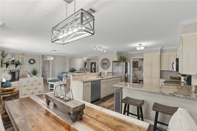 969 County Road 265, Somerville, TX 77879