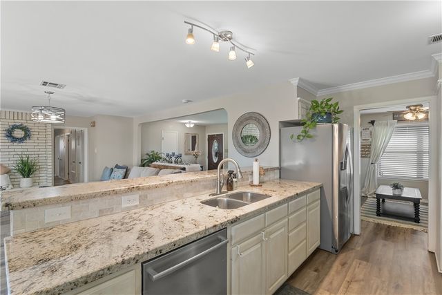 969 County Road 265, Somerville, TX 77879