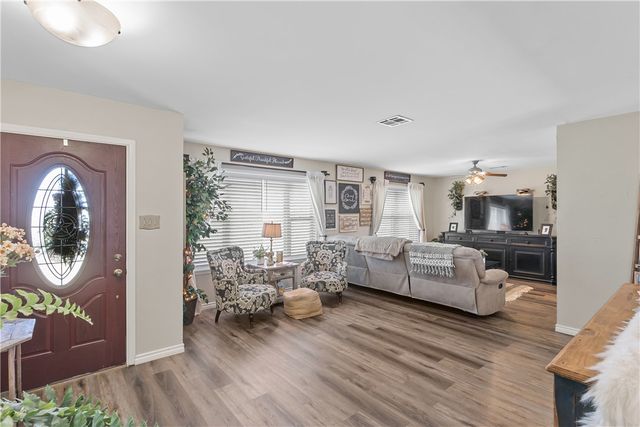 969 County Road 265, Somerville, TX 77879