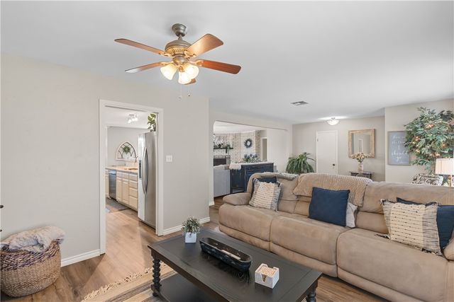 969 County Road 265, Somerville, TX 77879