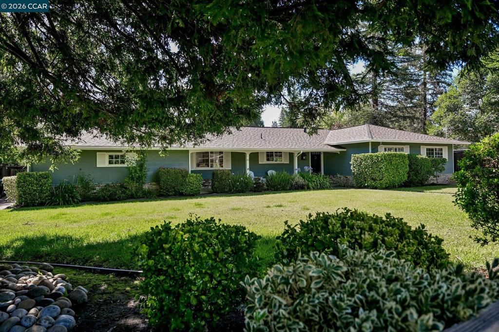 Image 1 of property listing at 101 Camino Amigo Ct, Danville, CA 94526