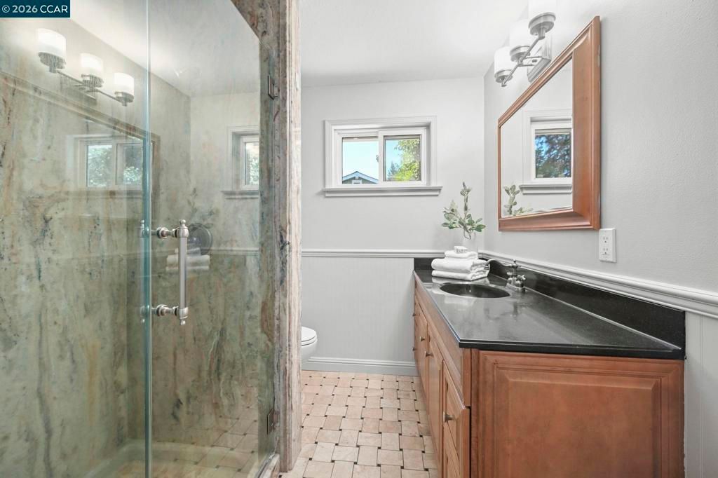Image 15 of property listing at 101 Camino Amigo Ct, Danville, CA 94526