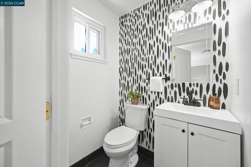 Image 23 of property listing at 101 Camino Amigo Ct, Danville, CA 94526